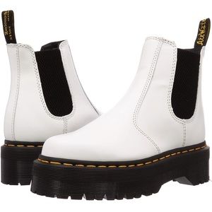 NWT PLATFORM DOC MARTENS